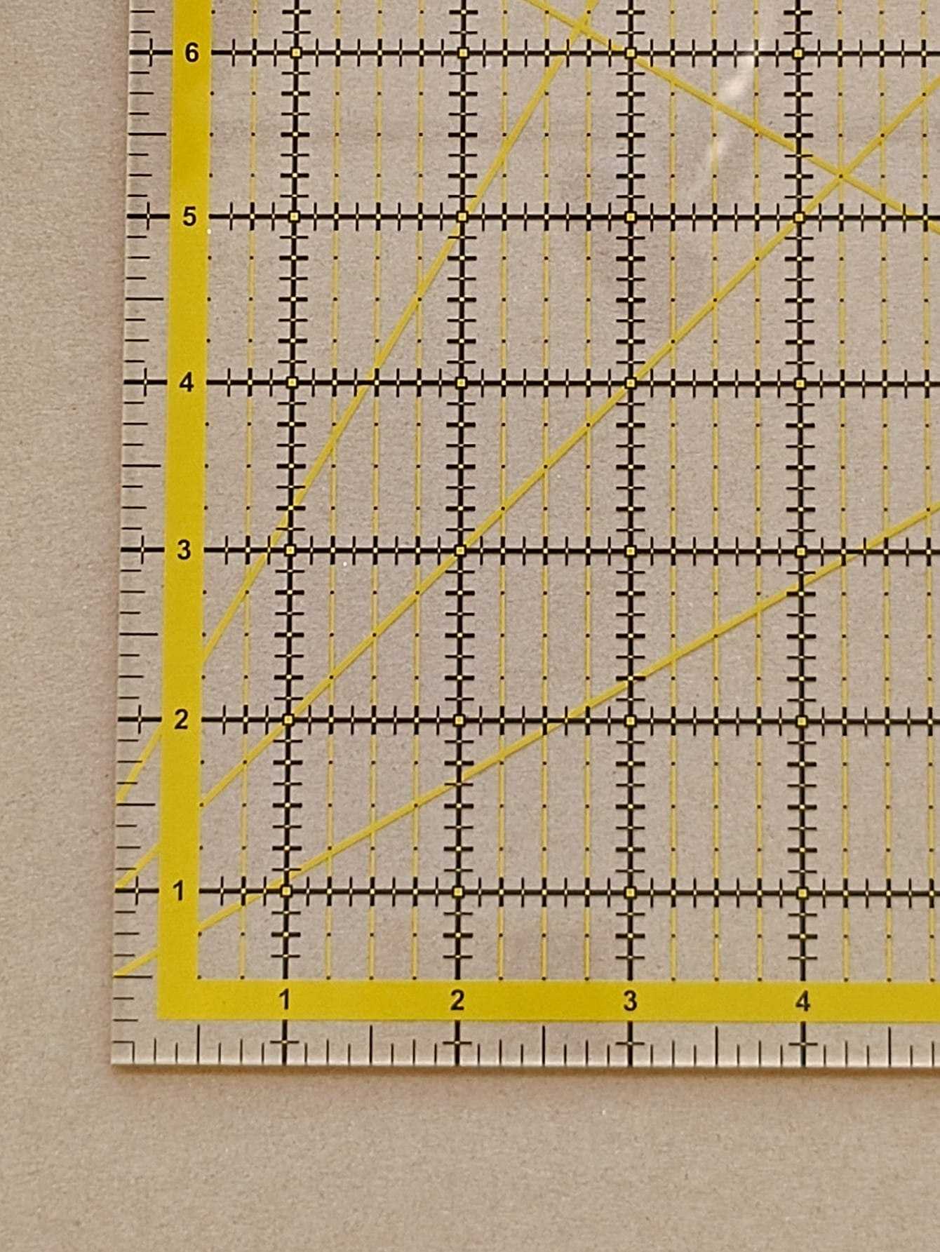 مسطرة مربعة من الأكريليك مقاس 12.5 بوصة